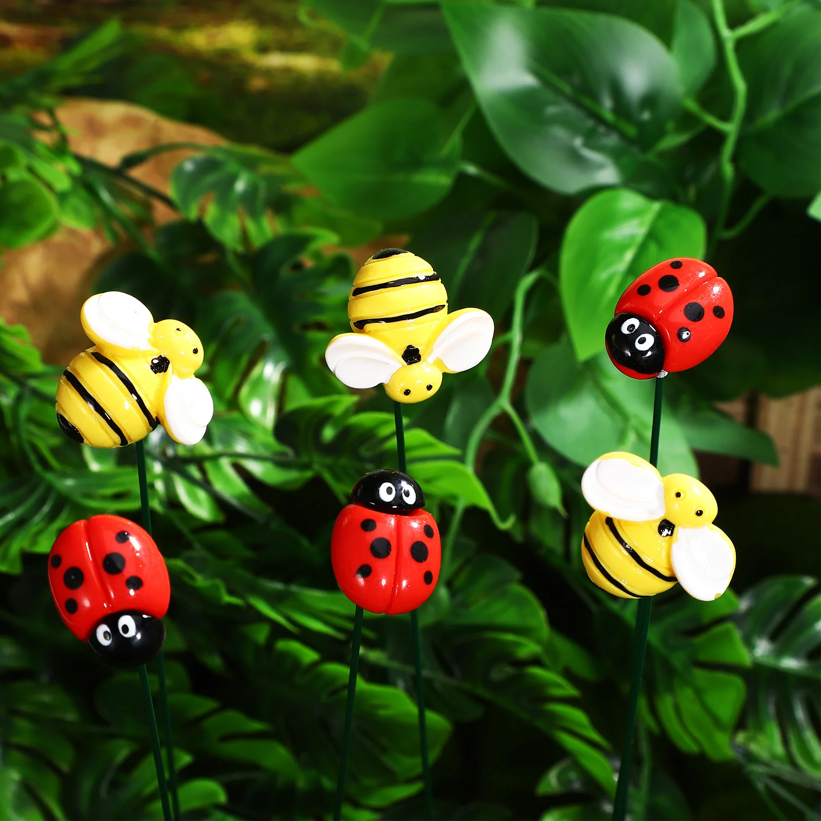

20pcs Courtyard Insect Decor Bee Ladybug Garden Stake Resin Lawn Decorations Durable Outdoor Spring Patio Accessories