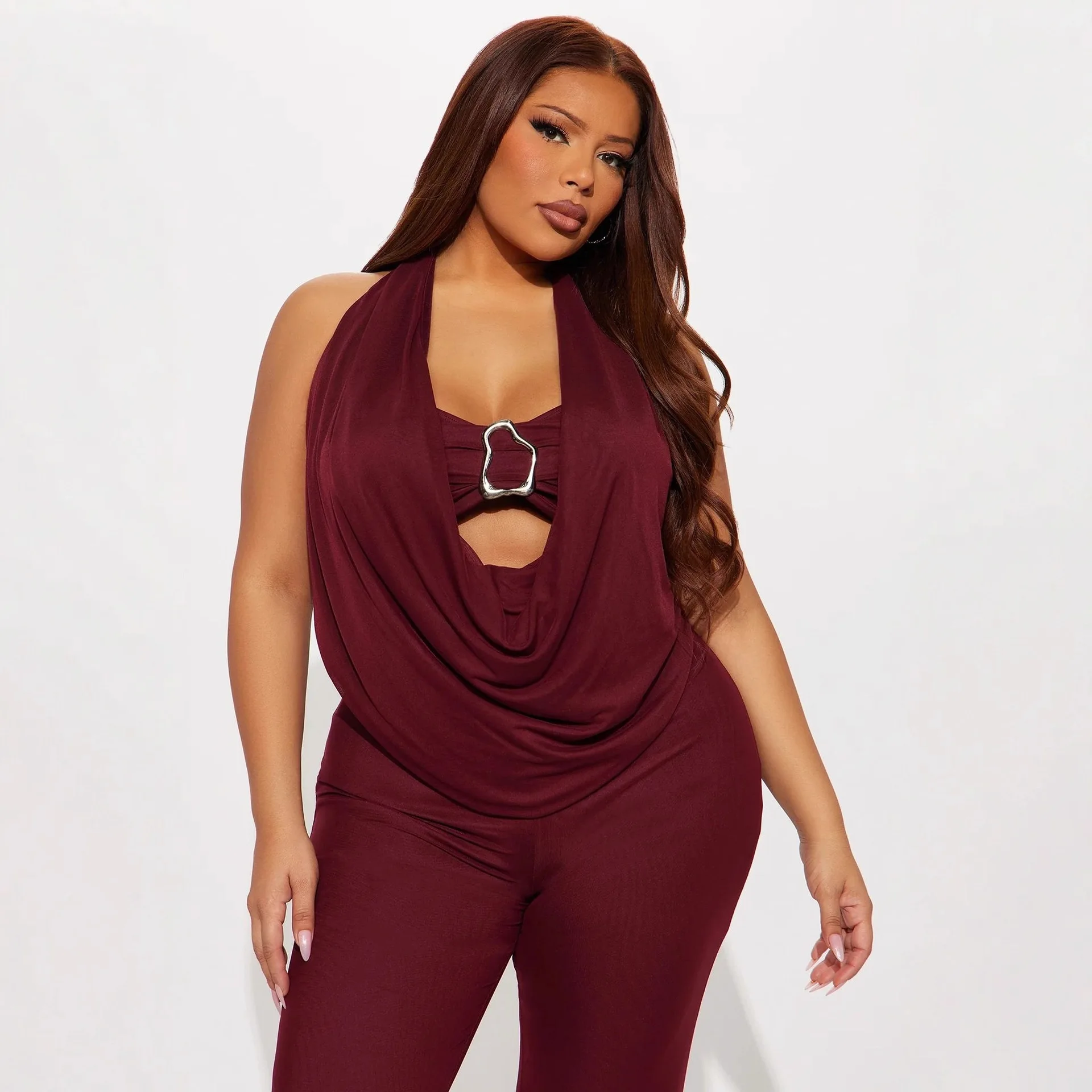 Nueva moda transfronteriza europea y americana temperamento delgado Sexy Color sólido diseño de Metal cuello mono con escote en V profundo