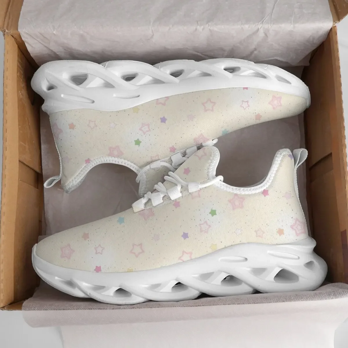 أحذية رياضية غير رسمية جديدة منخفضة القمة كبيرة الحجم للرجال منقط ستار روز قوس قزح تصميم كتلة اللون احذية الجري خفيفة الوزن