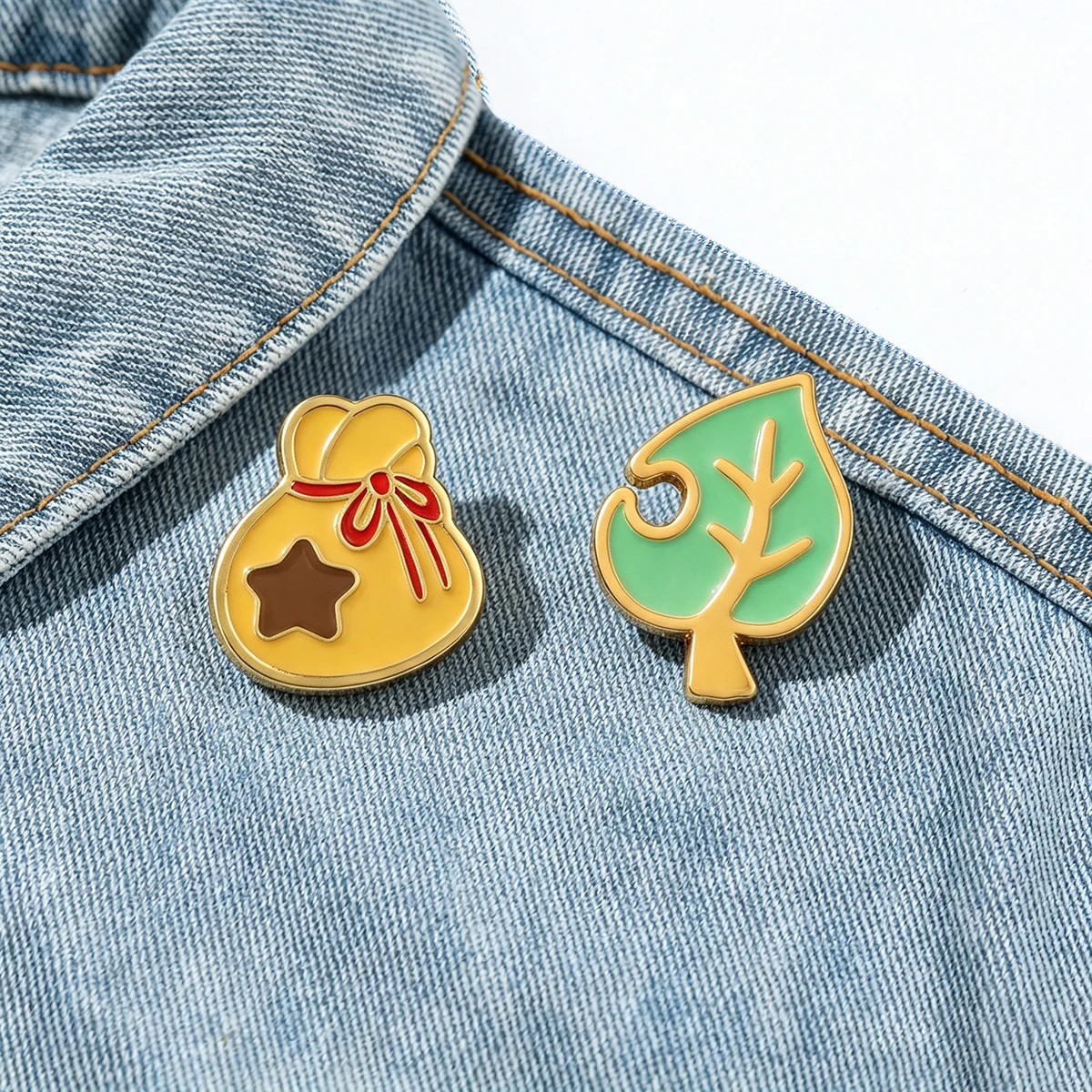 2Pcs/Set Game Animal Crossing Enamel Brooch Cartoon Cute Metal Badge Backpack Lapel Pin Cosplay Jewelry Accessories Fan Gift