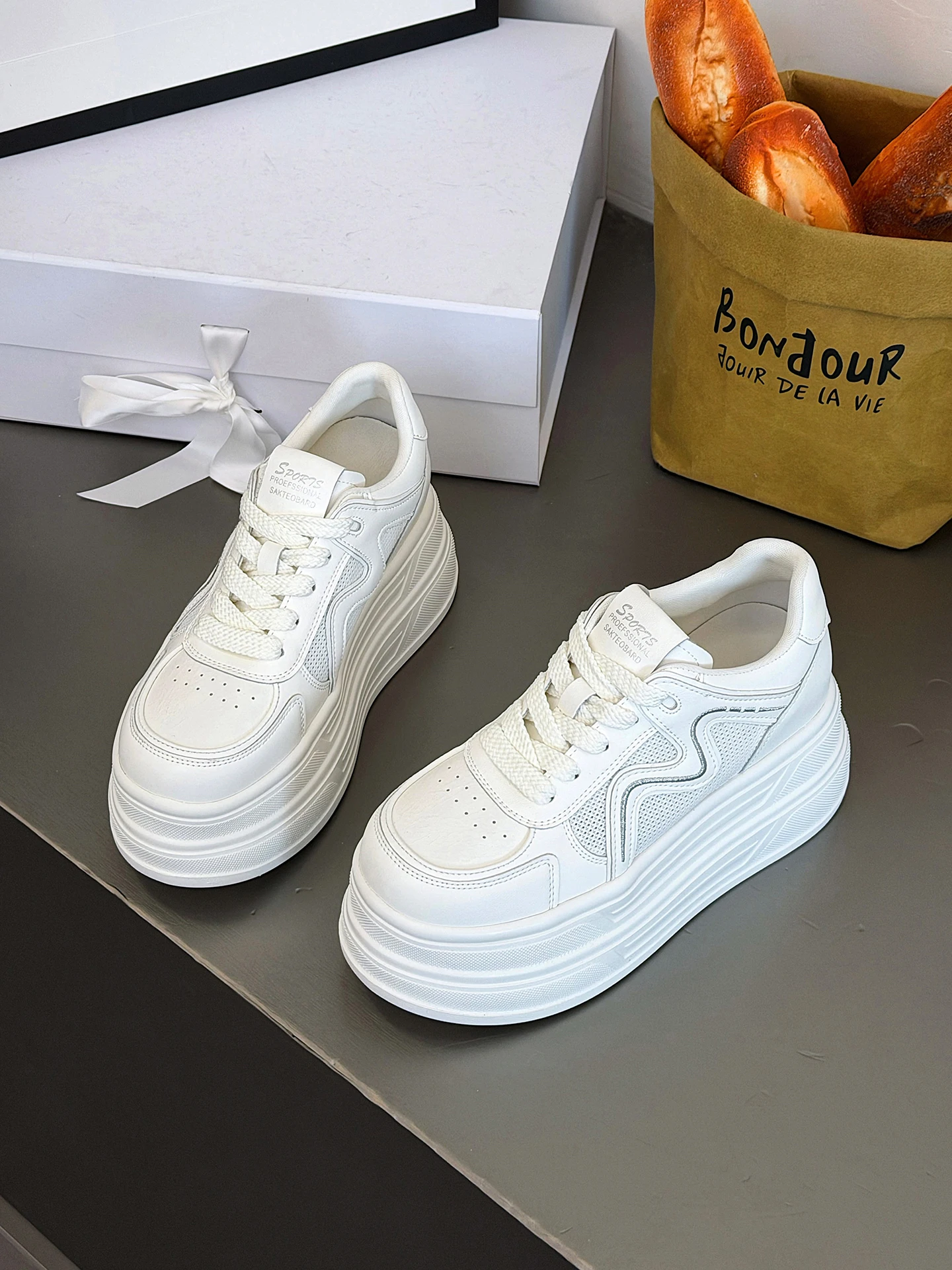 baskets-compensees-pour-femmes-de-8-cm-style-coreen-en-maille-fine-respirante-avec-boucle-croisee-talon-compense-et-semelle-plate-rembourree-ideales-pour-l'ete