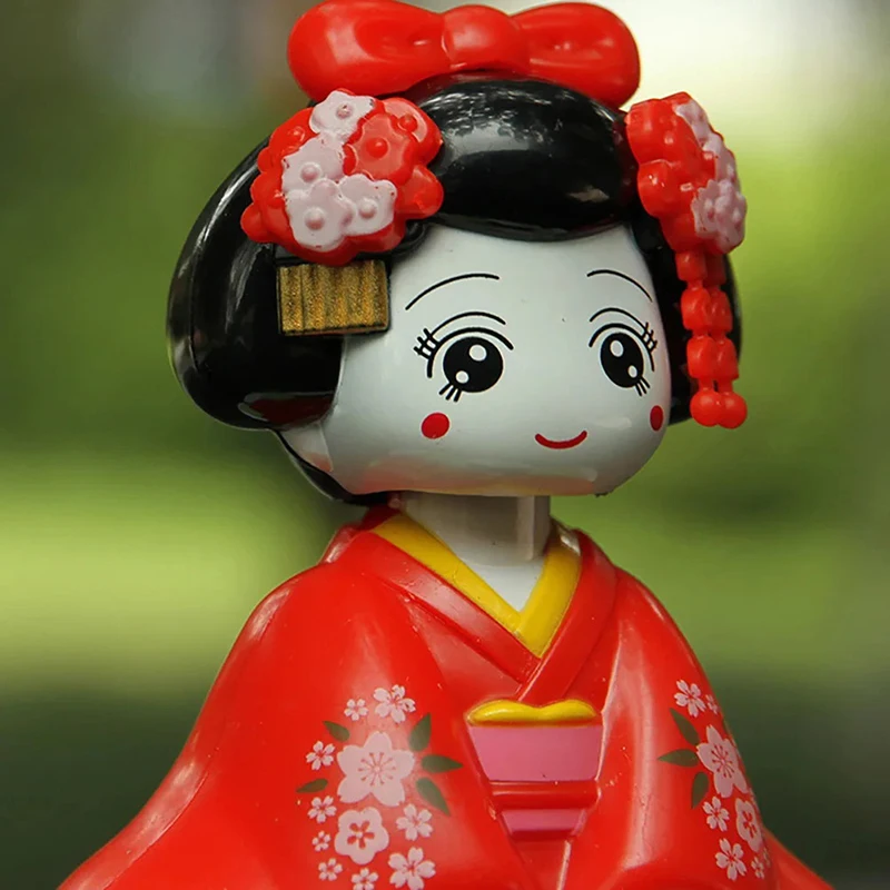 1 قطعة جديد تعمل بالطاقة الشمسية على الطراز الياباني دمية سيارة حلية كيمونو فتاة تهز رئيس عودة رئيس عروسة كارتون لوحة القيادة لطيف سيارة ديكور #3