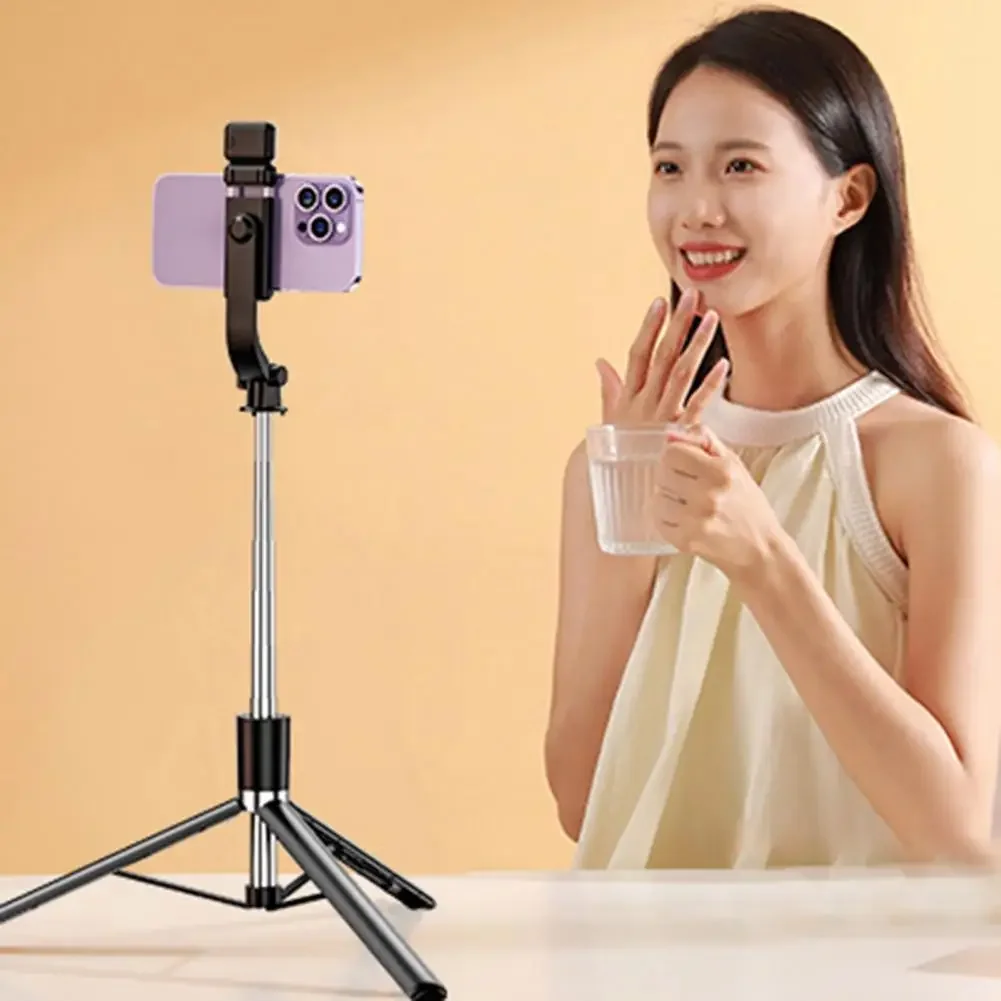 Wireless Selfie Stick With Lighted Tripod 360-degree Rotation Non-slip Foot Pads Bluetooth-compatible Selfie Stick For Phone