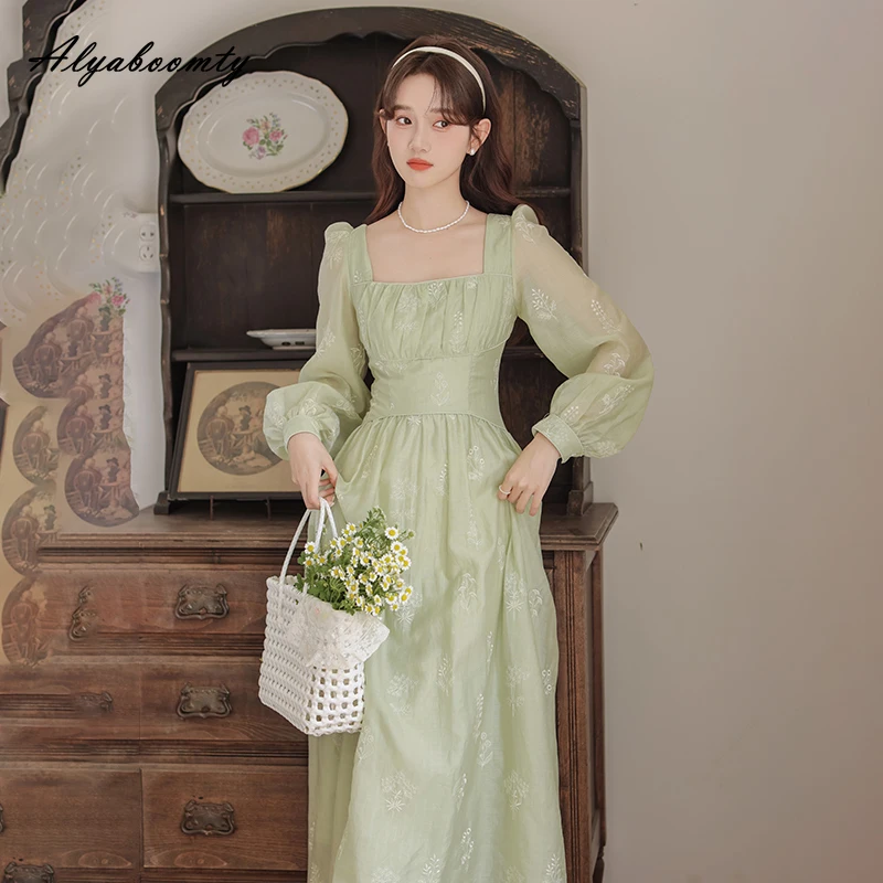 French Style Spring Autumn Women Green Embroidery Dress Square Collar Floral Sweet Midi Dress Long Sleeved Feminine A-Line Dress