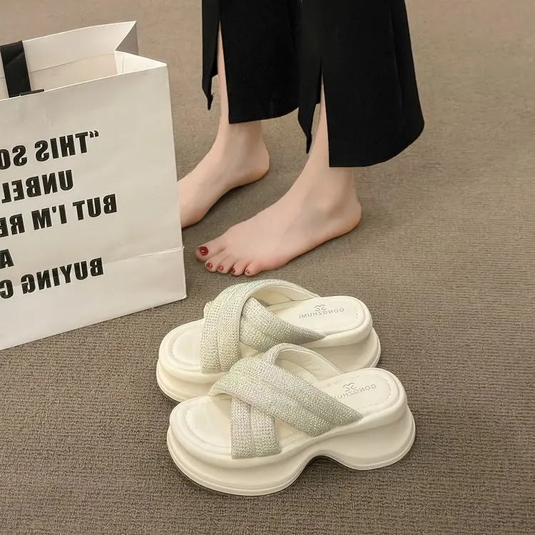 Zapatillas de playa con plataforma para mujer, chanclas bajas de gelatina, calzado de lujo con purpurina, tacones de goma Rom, 2024