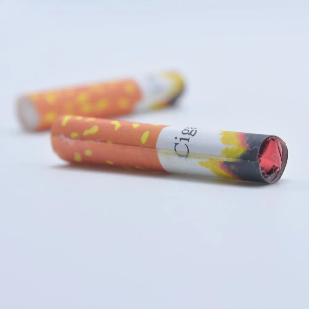

4Pcs Plastic Realistic Cigarette Puff Props Halloween Party Prank Accessories Cosplay Costume Stage Photo Shoot Fun Gag Item