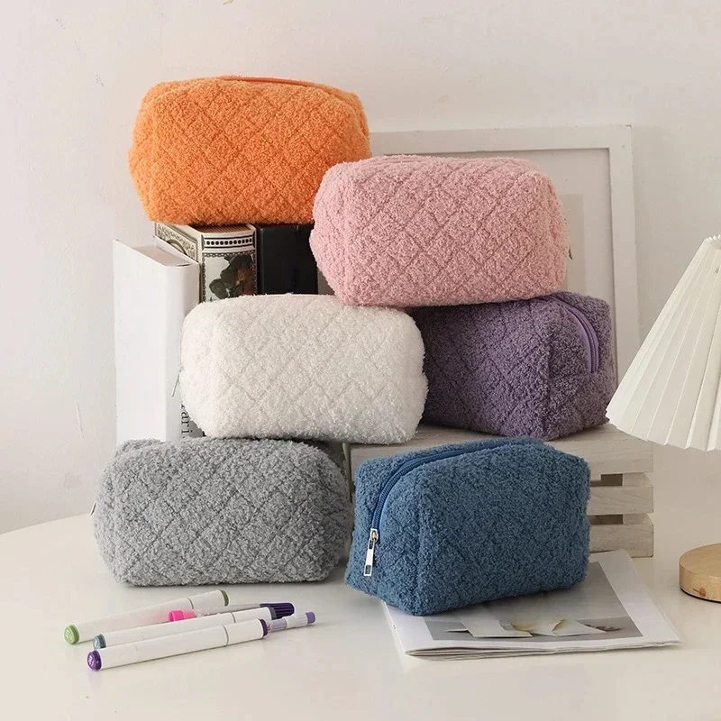 Cute Women Girls Cosmetic Bag Pencil Case Soft Plush Makeup Bag Cosmetic Storage Bag for Lipstick Jewelry Pencil Case Pouch