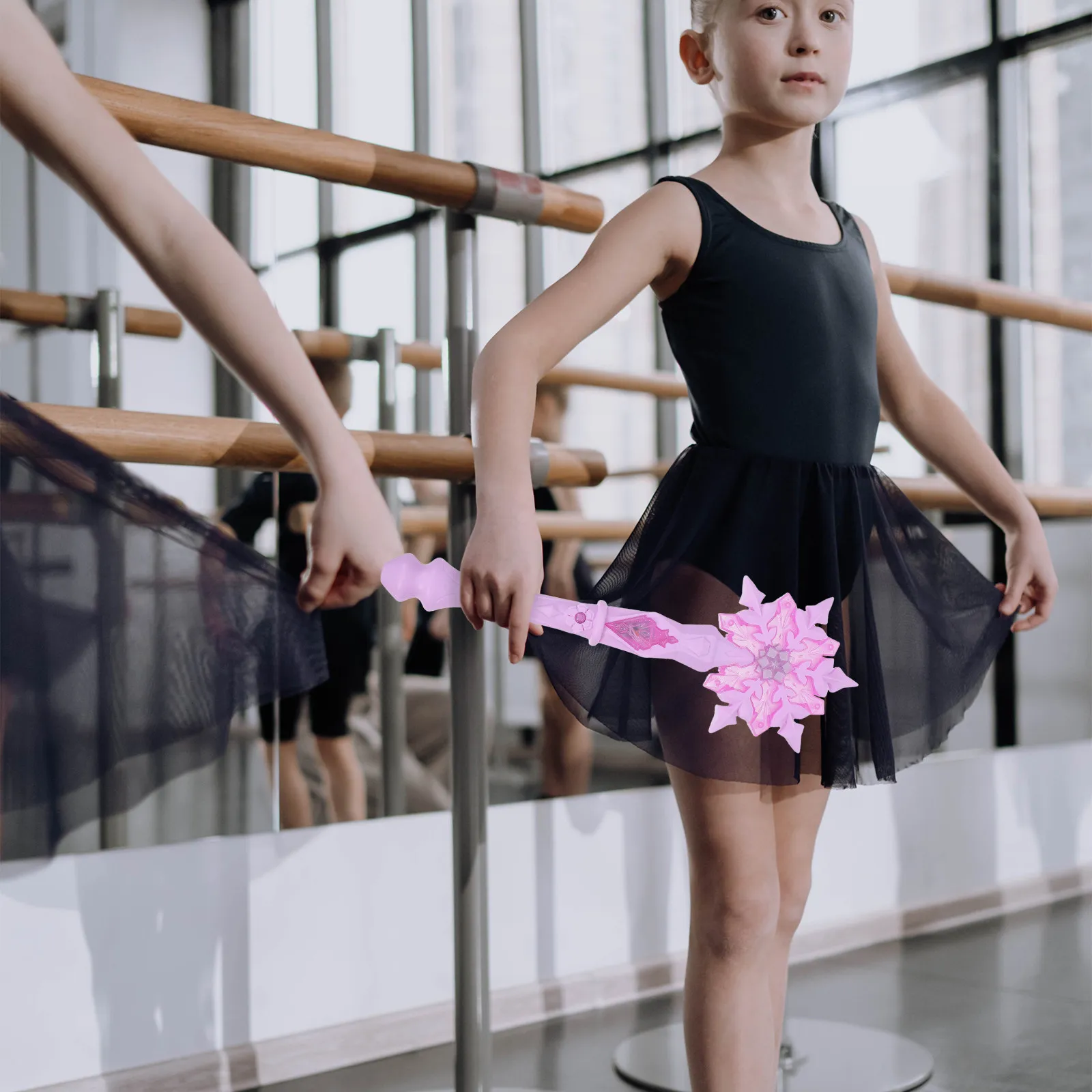 

Handheld Glowing Toy LED Snowflake Wand Flashing Party Props for Girls Night Celebration Festival Light Up Glow Stick Set