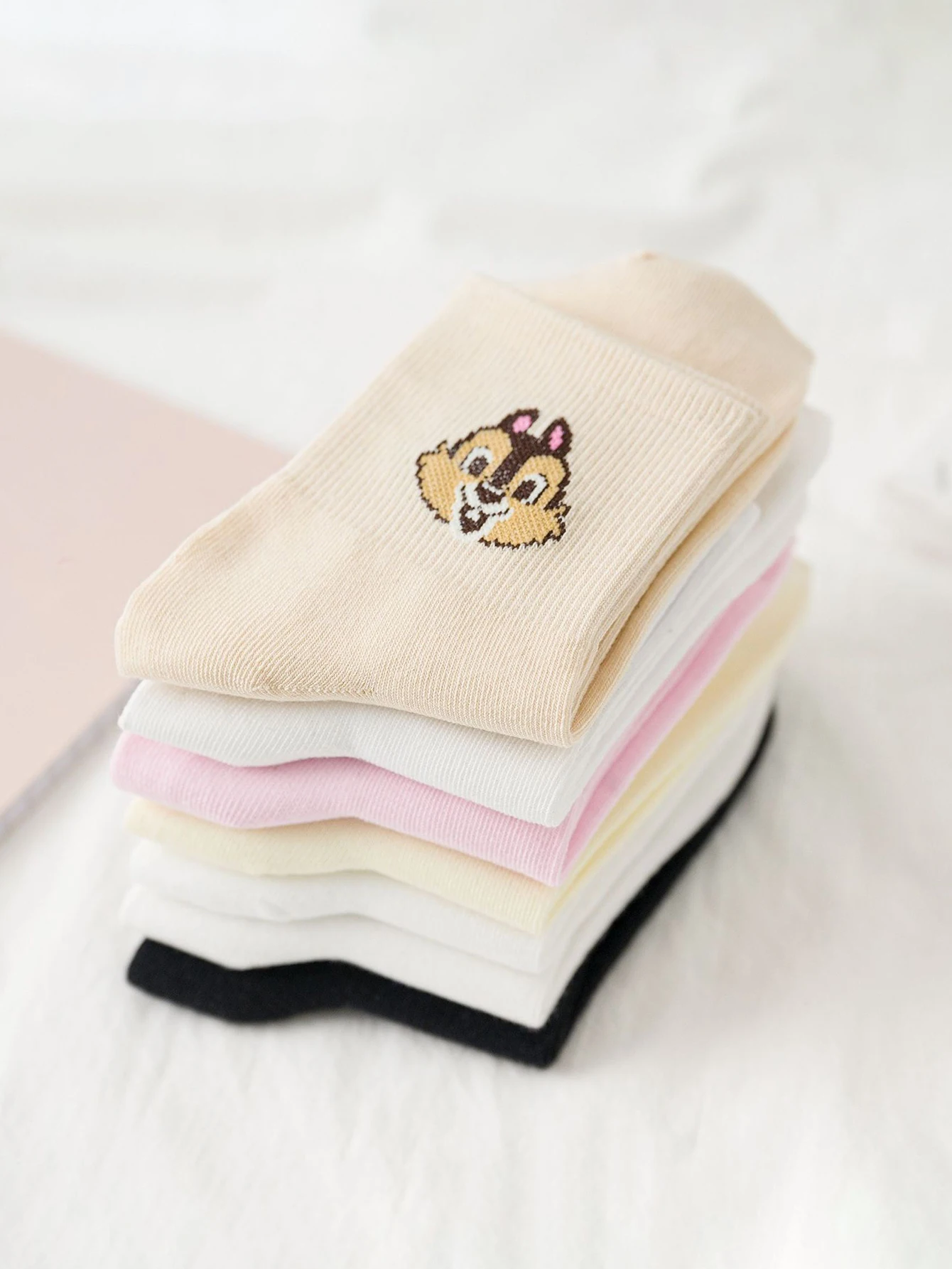 7/14/21 زوجًا من جوارب مينيسو الأكاديمية على الطراز الكرتوني من ديزني بنمط شخصيات كرتونية مريحة وناعمة للنساء لمنتصف الساق #4