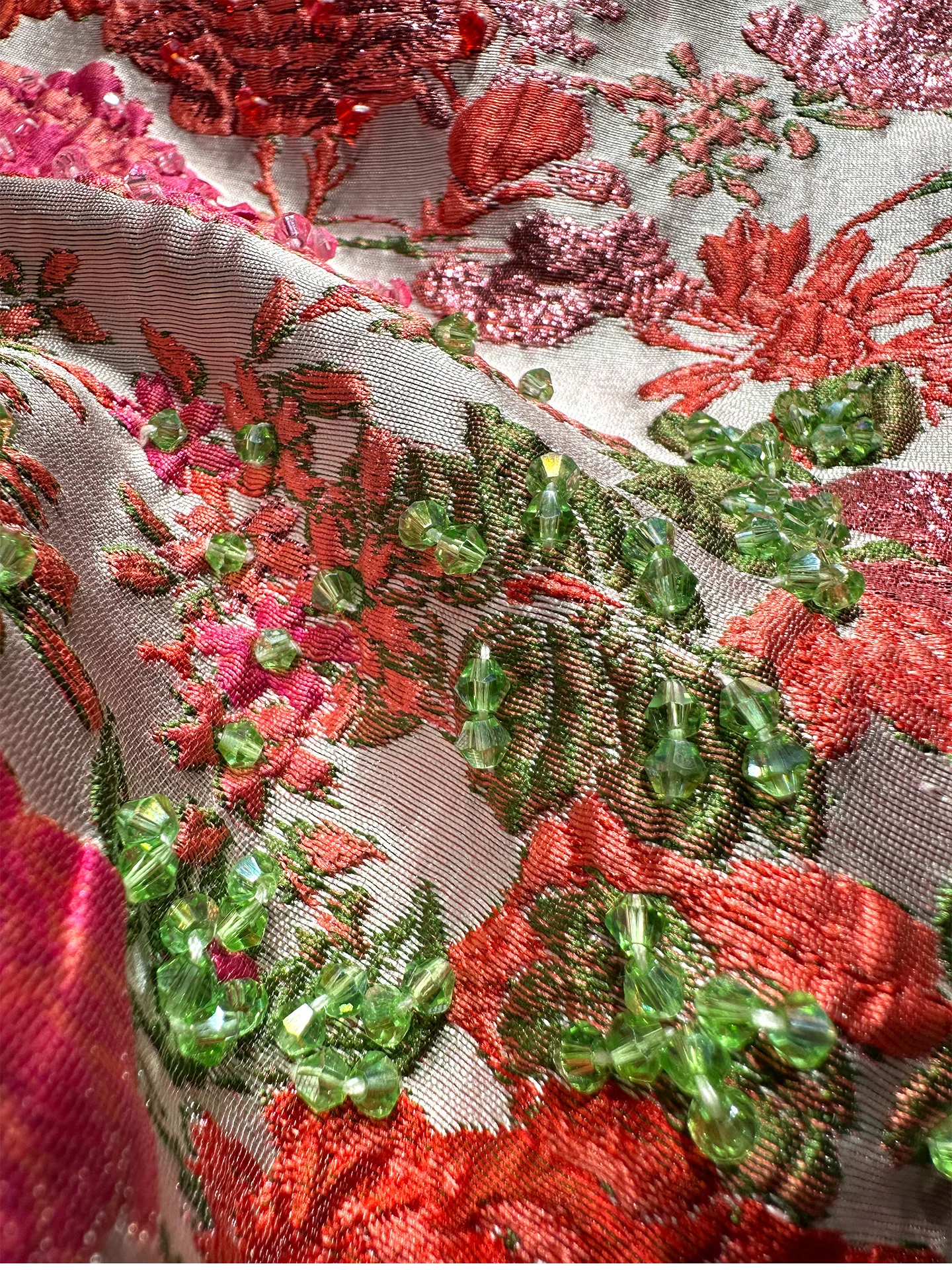 Hochwertige Stickerei, Jacquard-Diamanten, kurzes A-Linien-Kleid, 2025, neuer Sommer, lockere Taille, ärmelloses Tank-Kleid für Damen, Rundhalsausschnitt