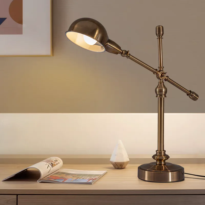 French Retro Desk Lamps Copper Study Work Table Lamp Metal Room Decorative European Eye Protection Lighting for Bedroom Bedside