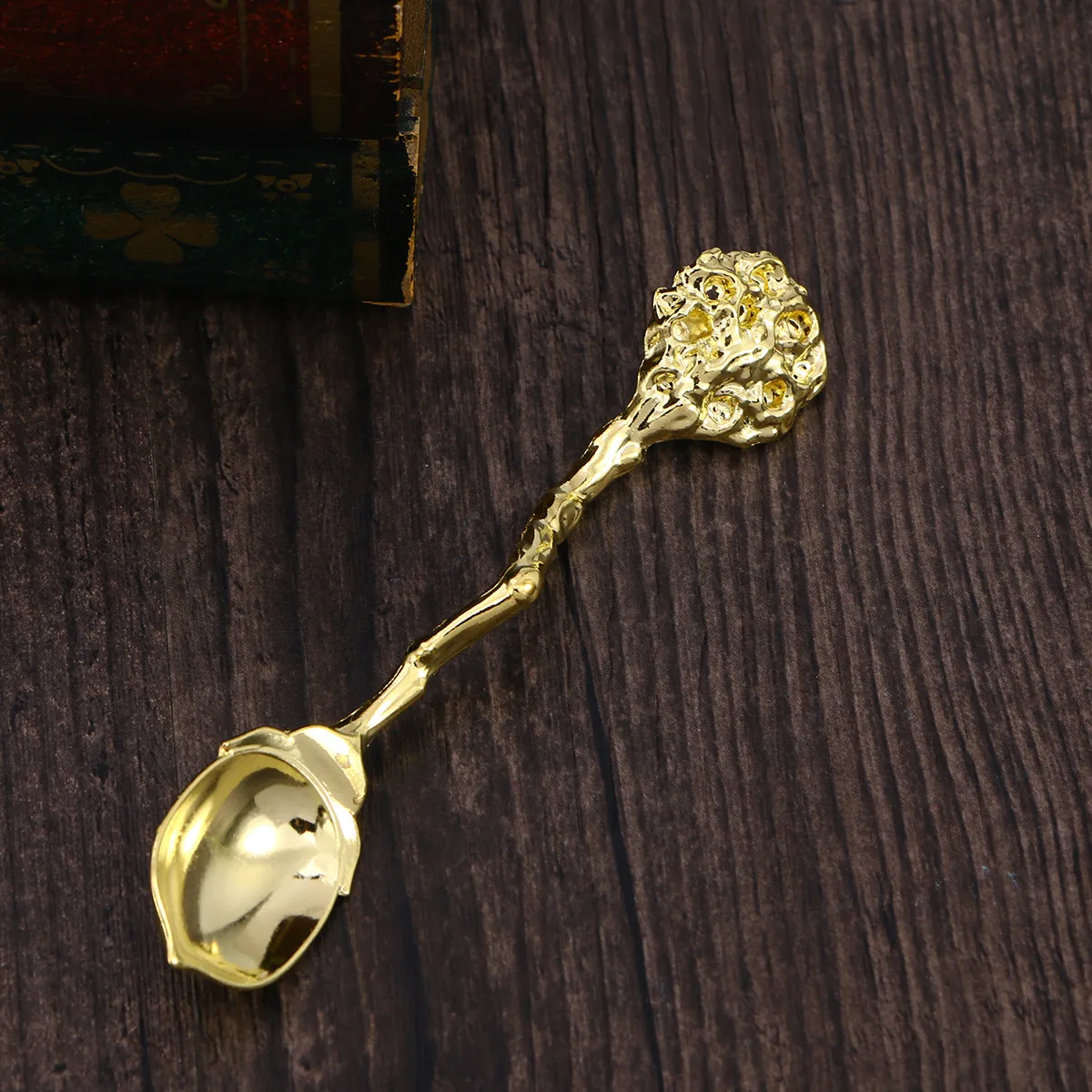5Pcs Court Style Retro Coffee Spoon Set Alloy Stirring Spoon for Bar Milk Tea Shop Coffee Shop Creative Carved Pattern Golden