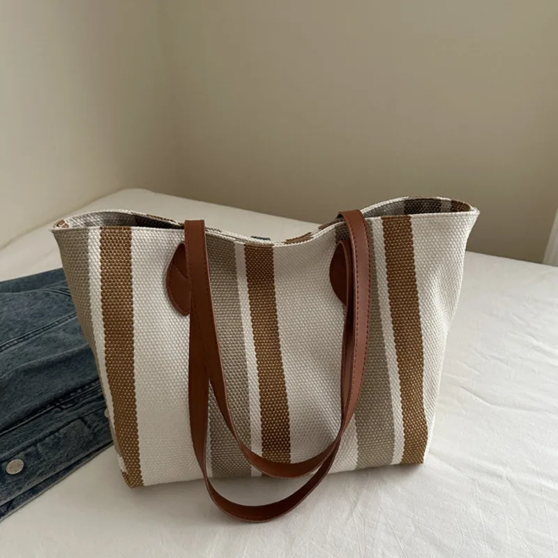 New Striped Texture Simple Commuting New Trend Fashionable Urban Large Capacity Casual Handbag Women's Shoulder Bag