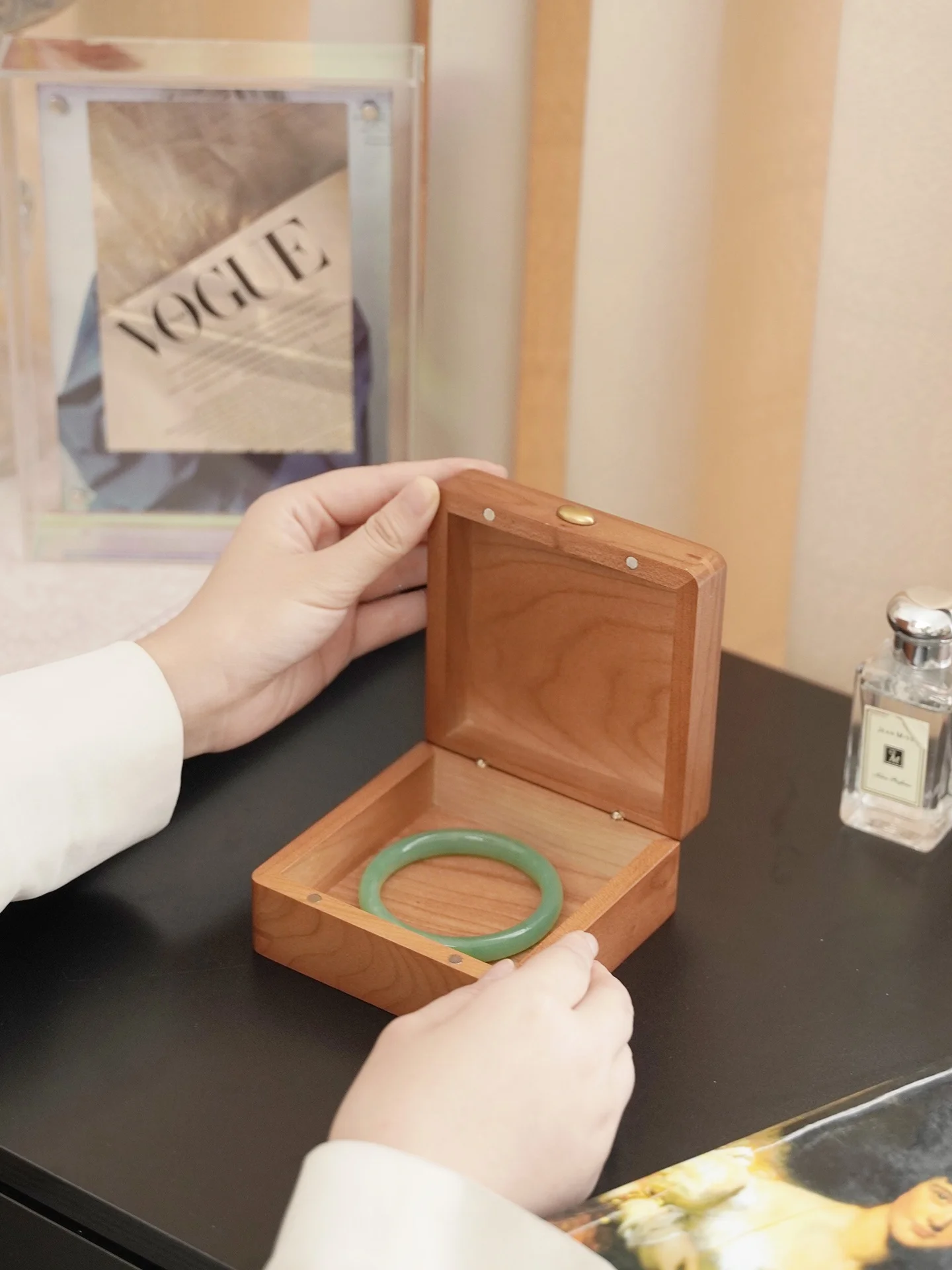 

Портативная шкатулка для одного нефритового браслета Ele из вишневого дерева, маленькая, с дизайном кактуса, ручной работы, деревянный футляр для хранения украшений