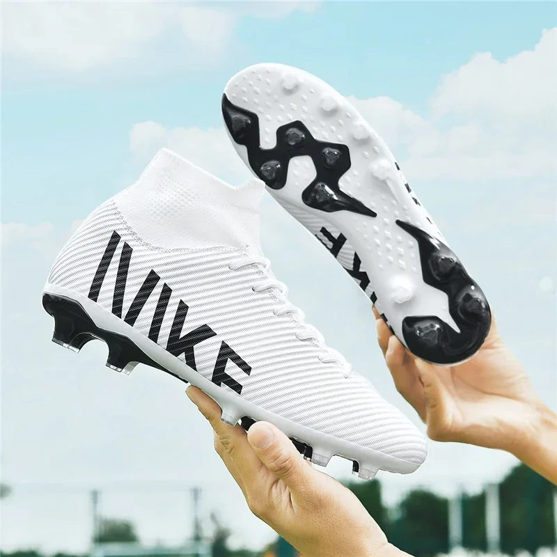 New Men Football Boots Professional Match Sneakers Training Ultralight Soccer Shoes Indoor Sports Shoes Cleats Grass Unisex