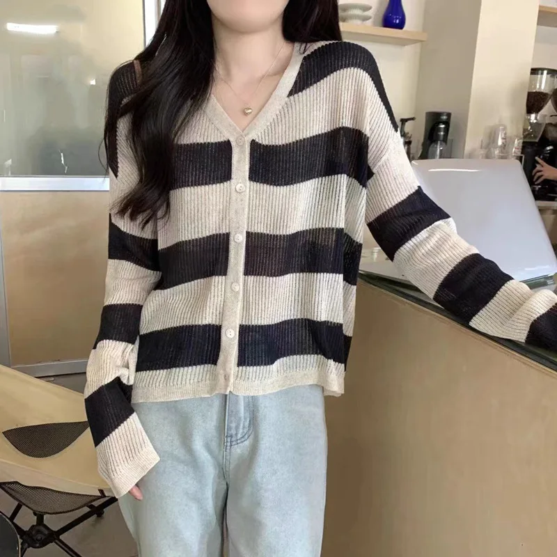 

2024 Women's V-neck Knitted Cardigan Loose and Lazy Style Long Sleeve Casual Fashion Thin Striped Sunscreen Sweater