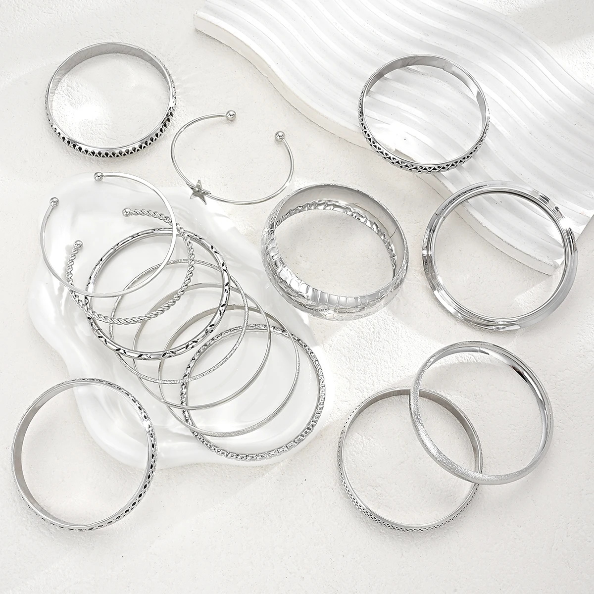 15-teiliges Vintage-Muster Metall-Armreif-Set für Frauen, Silberfarben, Boho Stapelbare Armreifen mit Sternanhänger, Statement-Schmuck Geschenke – Detail 6