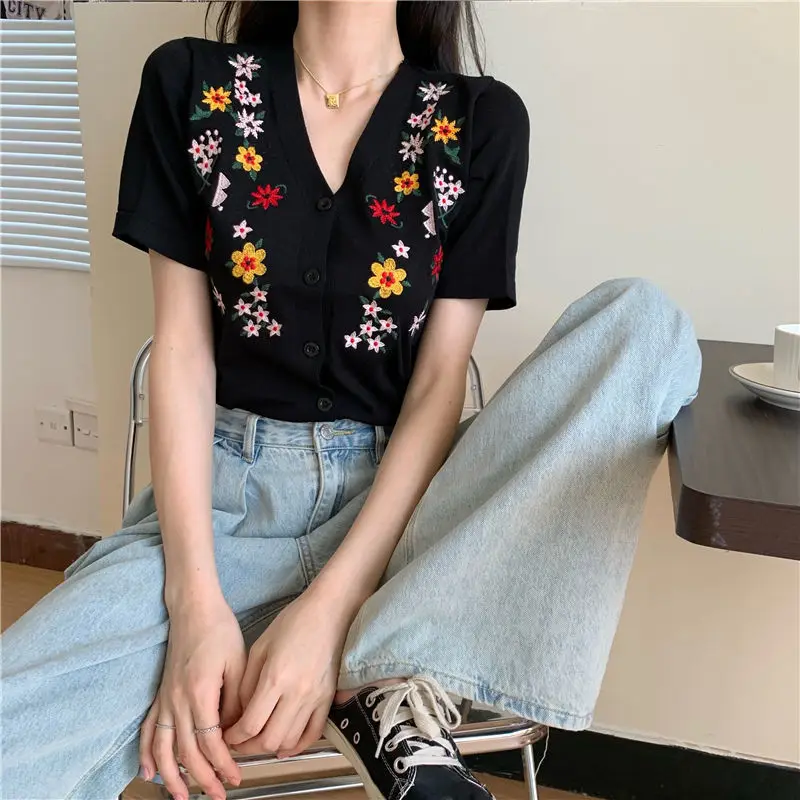 2024 New Fashion Embroidered Tops Office Lady V-neck Cardigan Women\'s Clothing Summer Solid Color Buttons Temperament Blouses