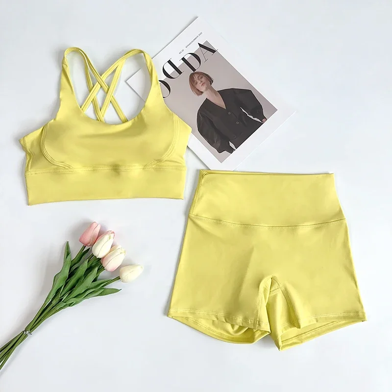 2026 Sommer 2-teiliges Damen-Yoga-Shorts-Set, hochintensives Yoga-Top mit gekreuztem Rücken, hochtaillierte, hüfthebende Yoga-Shorts, Yoga-Sportbekleidung