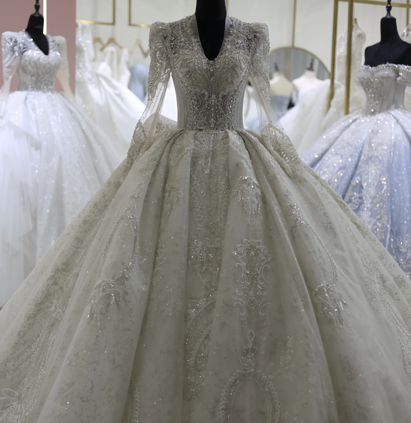 

Sharon Said Luxurious Dubai Long Sleeves Wedding Dress V-Neck Ball Gown Saudi Arabia Princess Bridal Gowns RS023 Customized