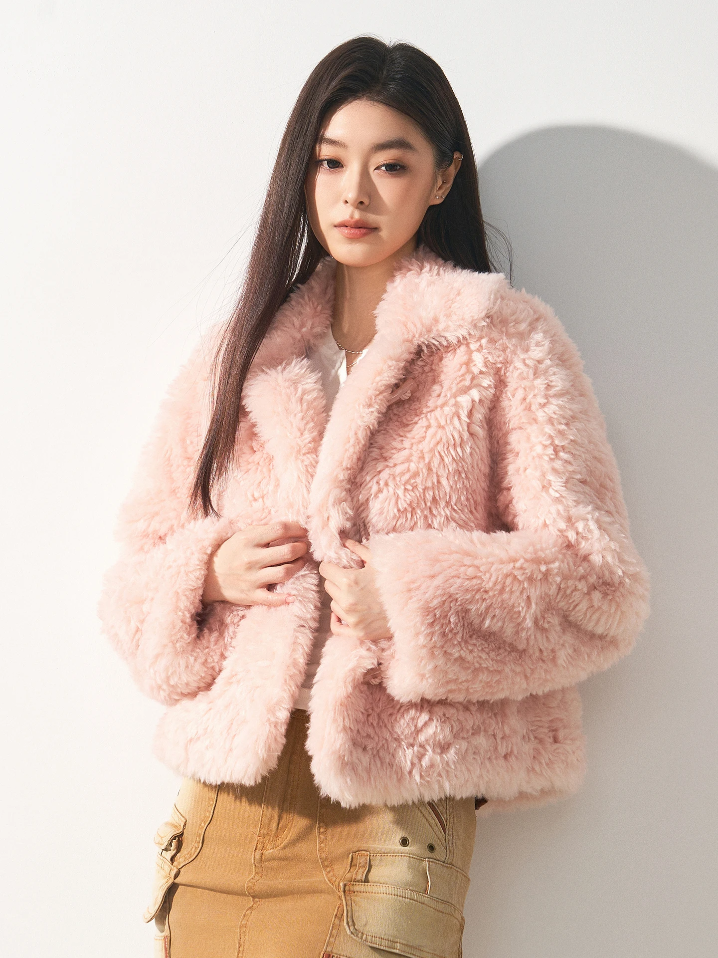 

Оксамитовое кожаное пальто с воротником из овечьего меха для женщин, теплое свободное пальто для поездок на работу, длинное пальто све, осенне-зимнее пальто