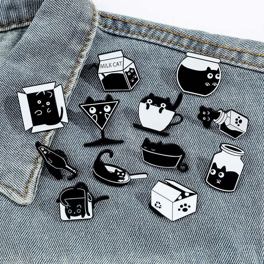 Jar Black Cat in Water Cup Brooch Fish Tank Liquid Cat Series Black Cat Enamel Pin Funny Cartoon Cat Metal Badge Coat