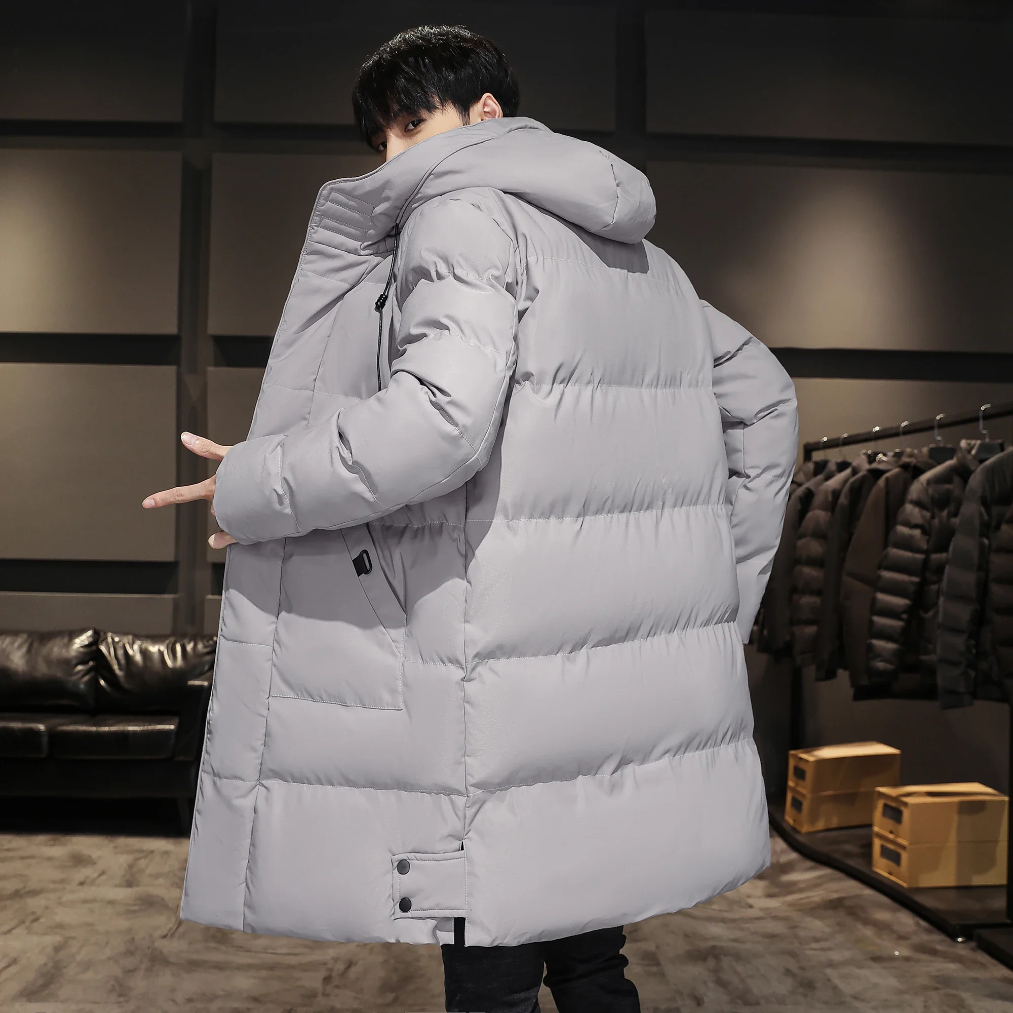 8XL 7XL Giacca con cappuccio da uomo di alta qualità Giacca invernale di moda nera da uomo Marchio di abbigliamento 2024 Nuovo Parka da uomo Cappotti lunghi caldi e spessi