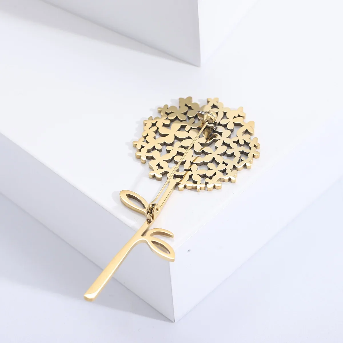Blucome Stainless Steel Dandelion Flower Brooch for Women Charming Plant Office Party Daily Suit Pins Jewelry Aceesories
