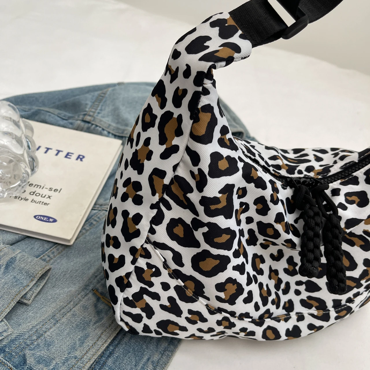 Autumn/Winter large capacity commuter leopard print crossbody Tote Bag Women\'s canvas fashion casual shoulder dumpling bag under