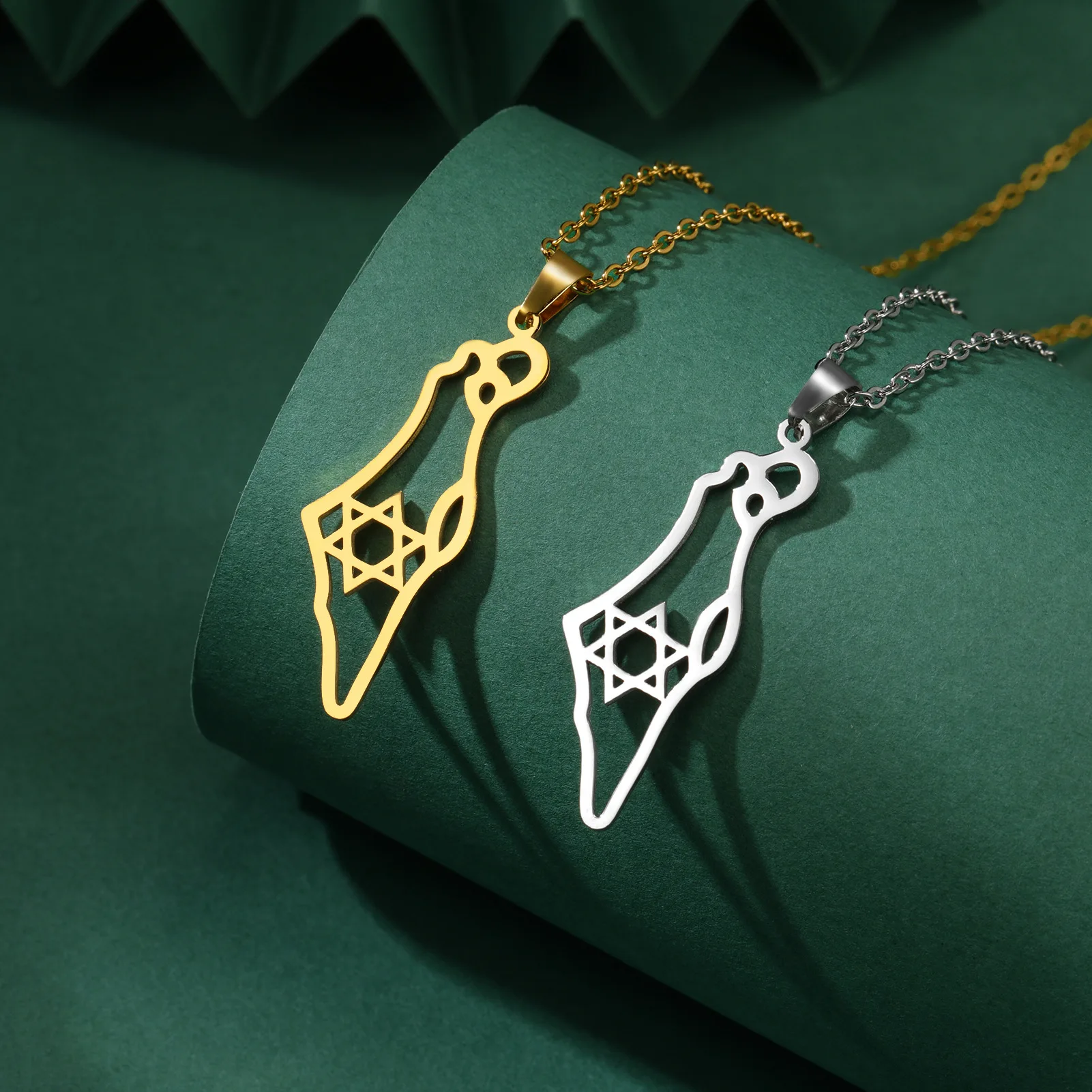 Middle East Holy Temple Jewish Temple Necklace Second Temple Of Jerusalem Judaica Holy Temple Gate with Heart Design Jewelry