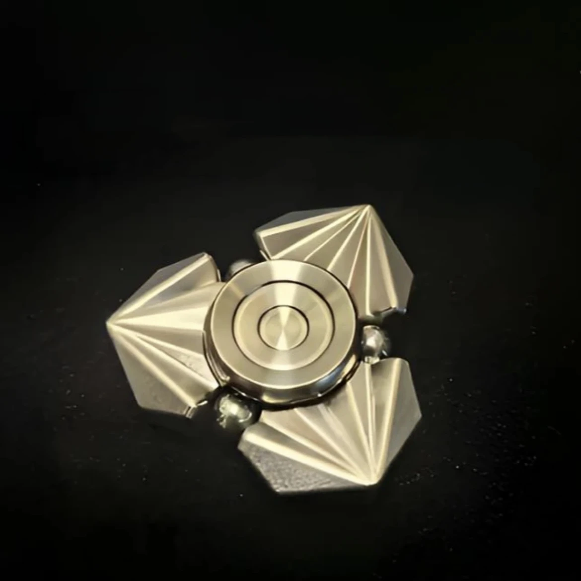 Crossbones Metall Fidget Spinner Slider EDC Spielzeug Anti Stress Sensorische ADHS Zappeln Spielzeug Lager Stille Langlebig Spin