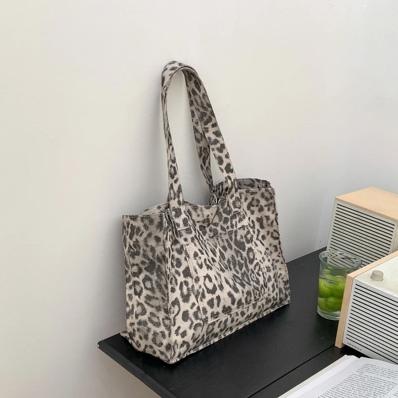 

New Korean Style Leopard Print Canvas Tote Bag Fashionable and Versatile Commuting Bag Large Capacity Casual Shoulder Bags