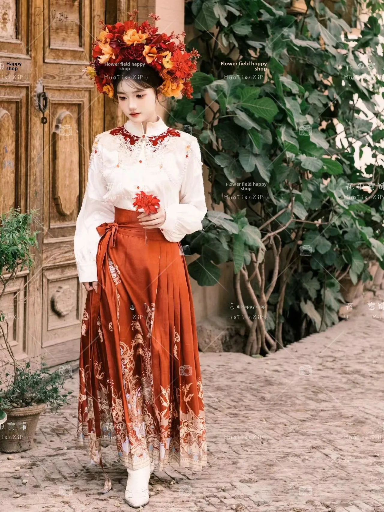 

Костюм для фотосессий на открытом воздухе: винтажная юбка с цветочным узором и заколкой для волос в стиле Ханьфу от Quanzhou Xunpu, летняя коллекция 2024, женская мода