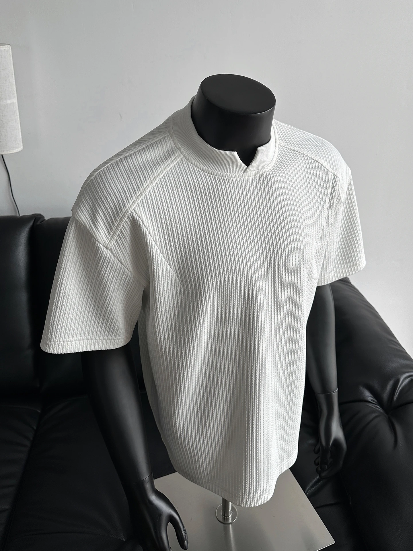 

Мужская футболка с V-образным вырезом и коротким рукавом, летняя, белая, для повседневной носки, с маленьким воротником, облегающая, из полиэстера и лайкры