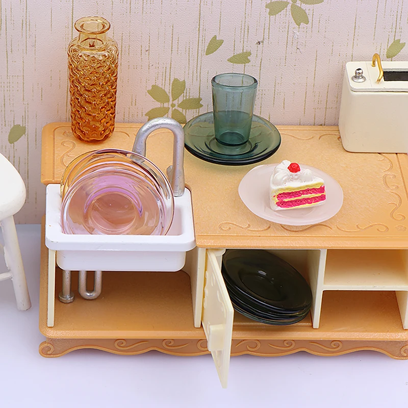 1/12 Dollhouse Mini tazza di vetro con piatto casa delle bambole cucina Set da tè decorazione bambole casa accessori bambino finta gioca giocattolo