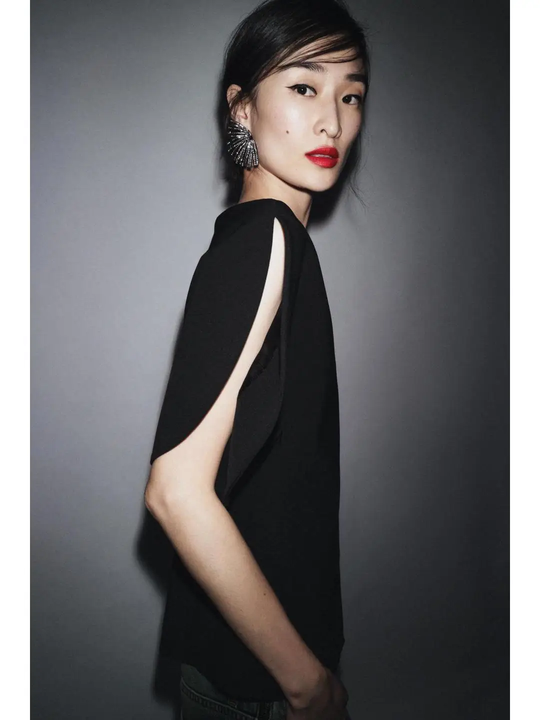 

Французский асимметричный круглый топ Ne Bubble Sve ort Sve с невидимой застежкой-молнией, женский свободный крой, повседневная одежда