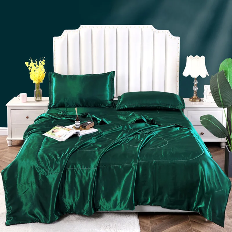 Luxury Emulation Silky Quilted Quilt Queen High End Spring Summer Satin Quilts Mechanical Wash Soft Comfortable Thin Comforter