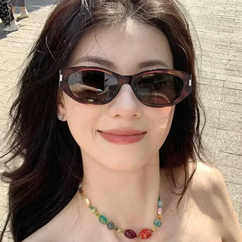 

2025 New Stylist Classic Retro Designer Brand Concave Irregular Narrow Frame Men Women Fashion Sunglasses Vintage Style