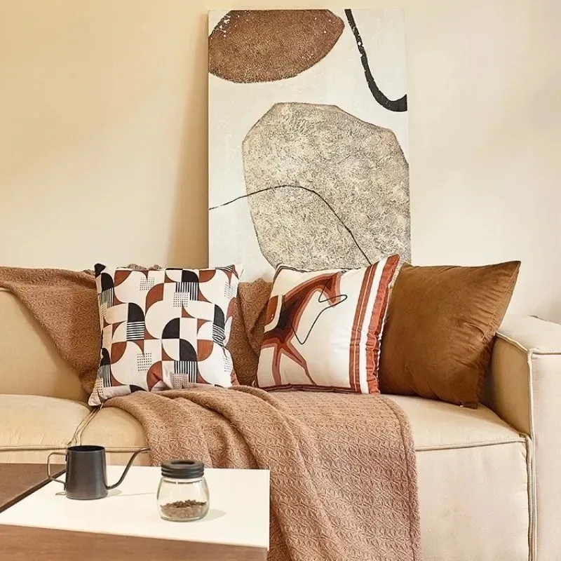 

Modern Geometric Cushion Cover Abstract Horse Print Throw Pillow Case Brown Velvet Round Pillow for Living Room Sofa Home Decor