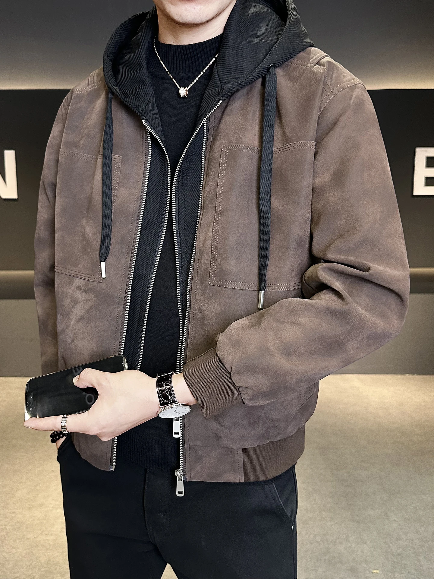 

Кожаная мужская куртка с капюшоном, осенняя новинка модного бренда Sli, универсальная повседневная верхняя одежда, мужской топ из искусственной кожи, длинная све на молнии...