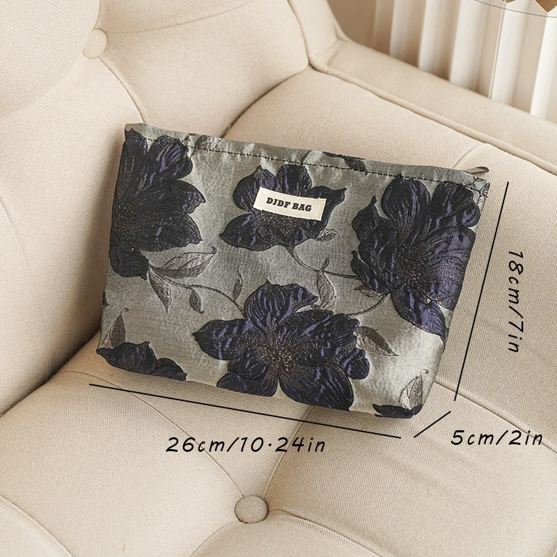 Embossed Flowers Women\'s Cosmetic Bag Large Capacity Sanitary Napkin Cosmetic Storage Bag Commuter Clutch Bag Travel Amenity Bag