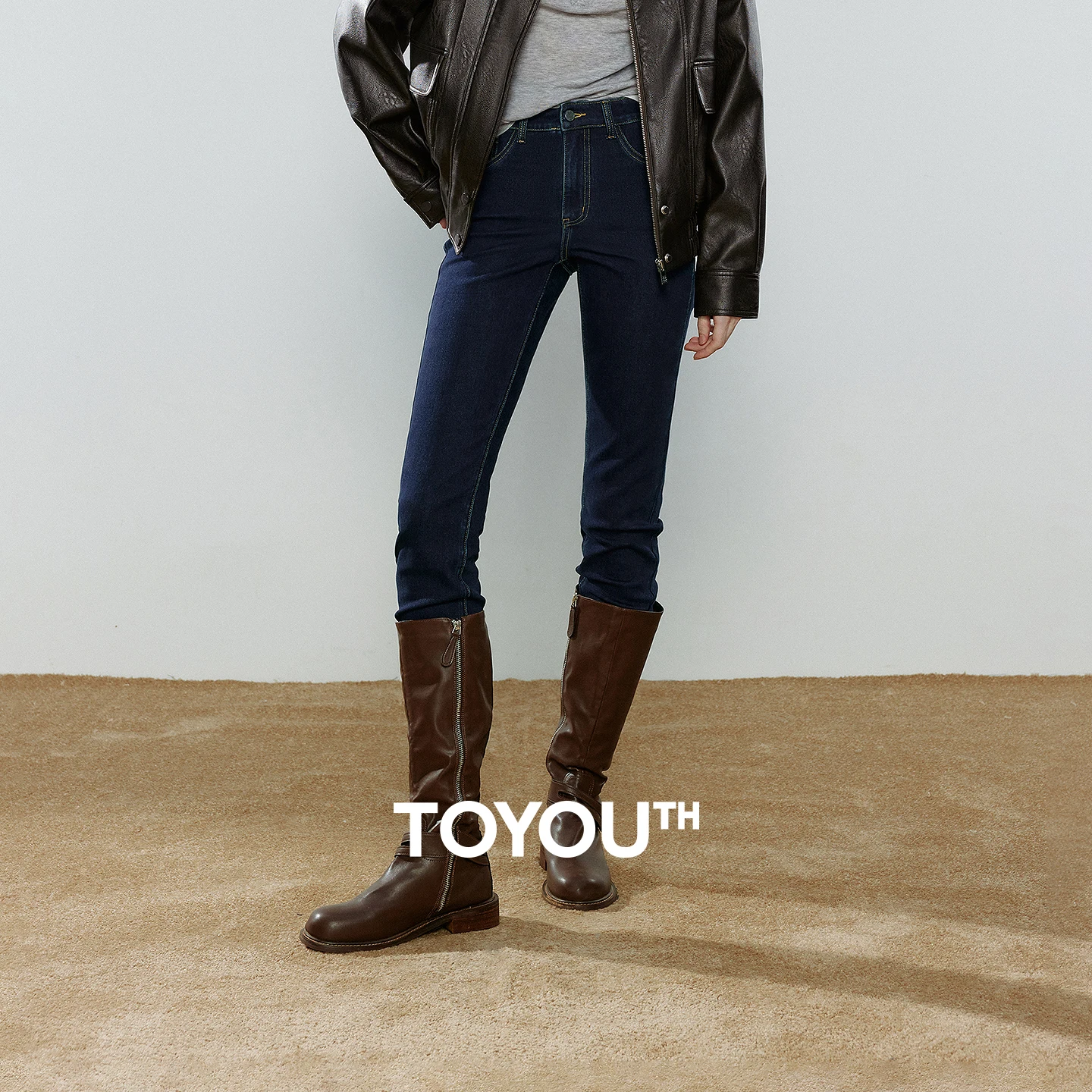 

TOYOUTH Женские моделирующие джинсы 2026 Весенние черные эластичные брюки из лайкры с 4 направлениями, темно-синие облегающие укороченные брюки