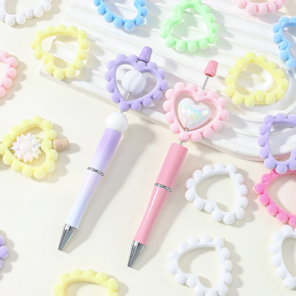 5/10 Stück Übergroße beflockte herzförmige Acrylperlen mit Wellenrand, hohle Liebesform-Rahmenperlen für DIY-Perlenstift-Aufsätze und Bastelarbeiten – Detail 2