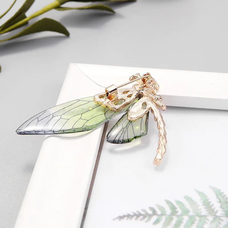 Dragonfly Brooches for Female Acrylic Crystal Coat Brooch Female Fashion Creative Clothing Pin Insect Jewelry Gift