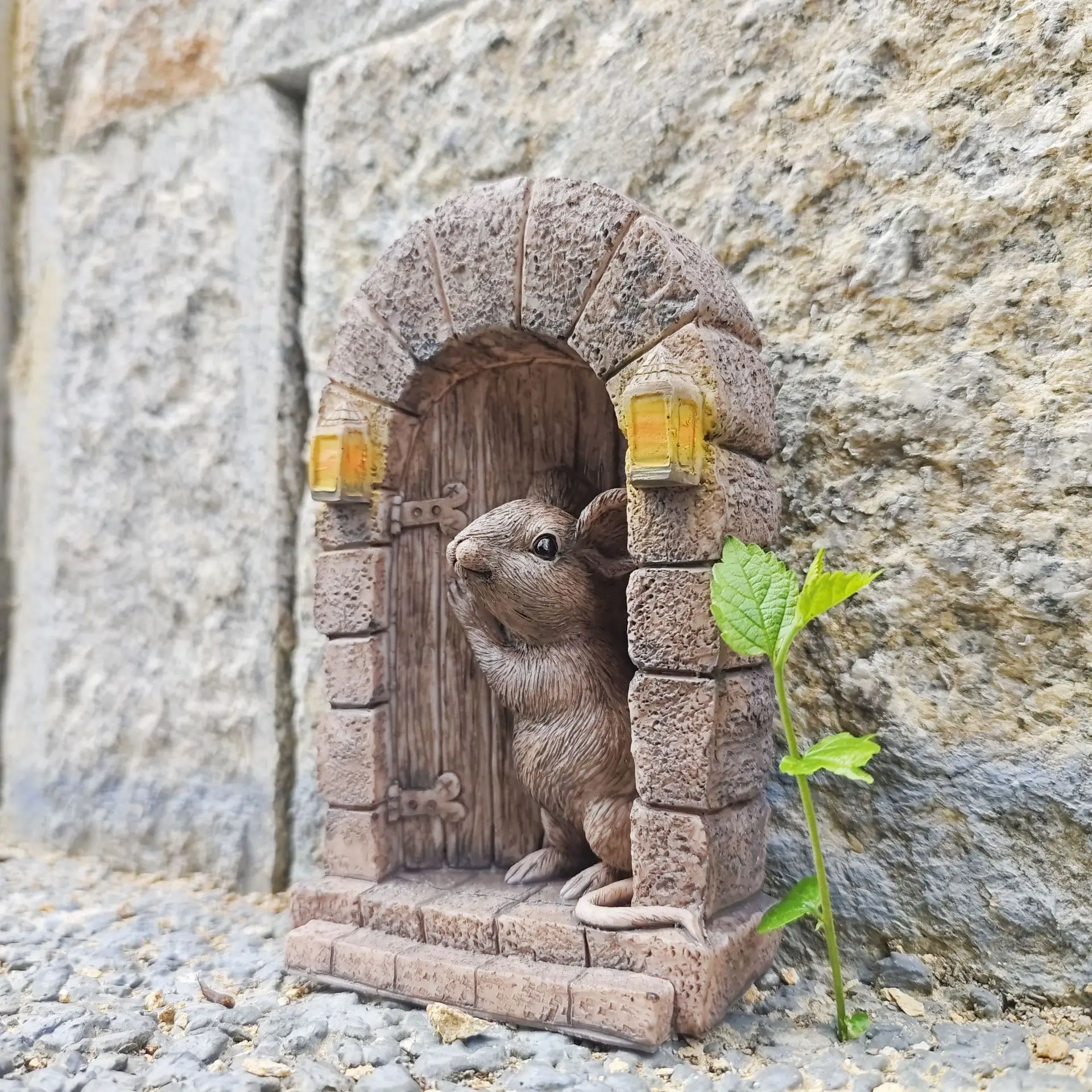 Entzückende Kunsthandwerks-Maustürstatue, Cartoon, exquisite Mausfigur, einfache Installation, Garten-Tier-Skulptur, Innendekoration
