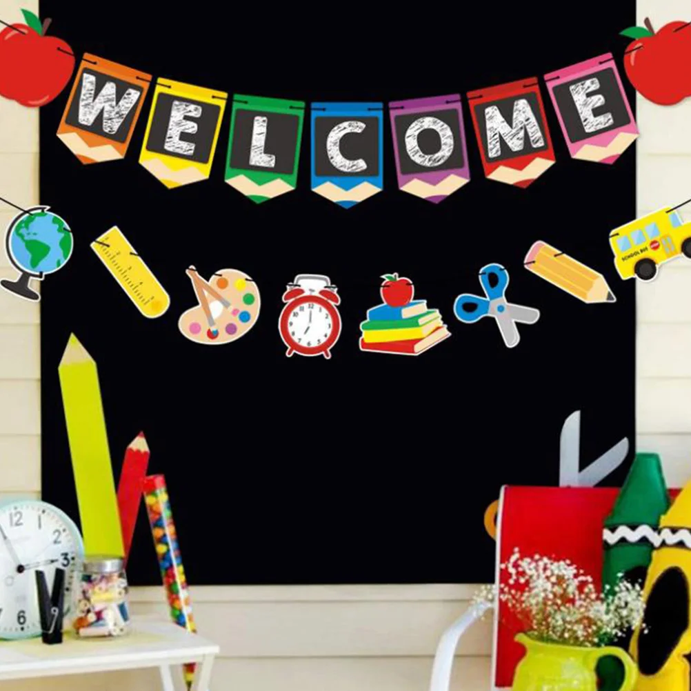 

2Pcs Back to School Welcome Banners Flags Decorative Party Decoration Back to School Flags Door Wall Hanging Sign