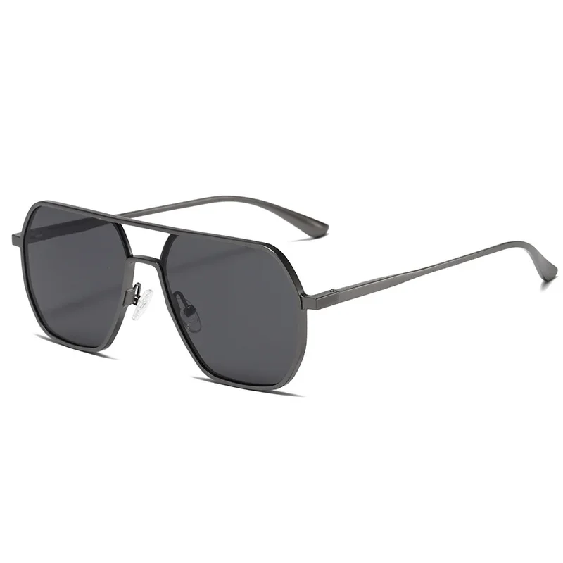 Gafas de sol fotocromáticas de Metal de lujo para hombres y mujeres, gafas de sol polarizadas a la moda, gafas de sol elegantes camaleón antideslumbrantes para conducir UV400