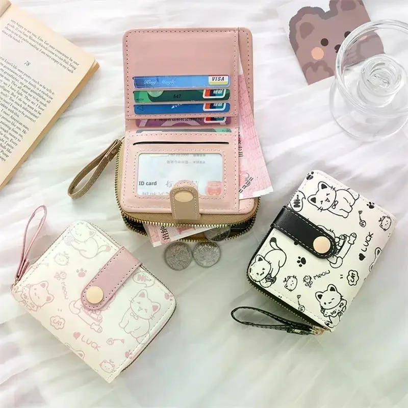 لطيف القط بو الجلود محفظة نسائية للعملات المعدنية المرأة موضة محفظة قصيرة للطي سستة المحفظة حامل بطاقة الهوية السفر خفيفة الوزن أكياس العملات النقدية #1