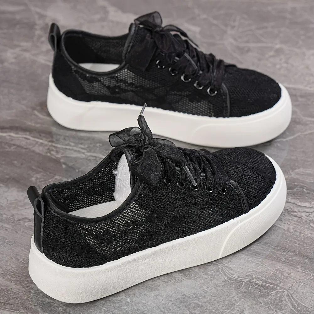 여성 여름 패션 신발 새로운 메쉬 캐주얼 운동화 절묘한 신발 끈이있는 편안하고 통기성 스포츠 신발