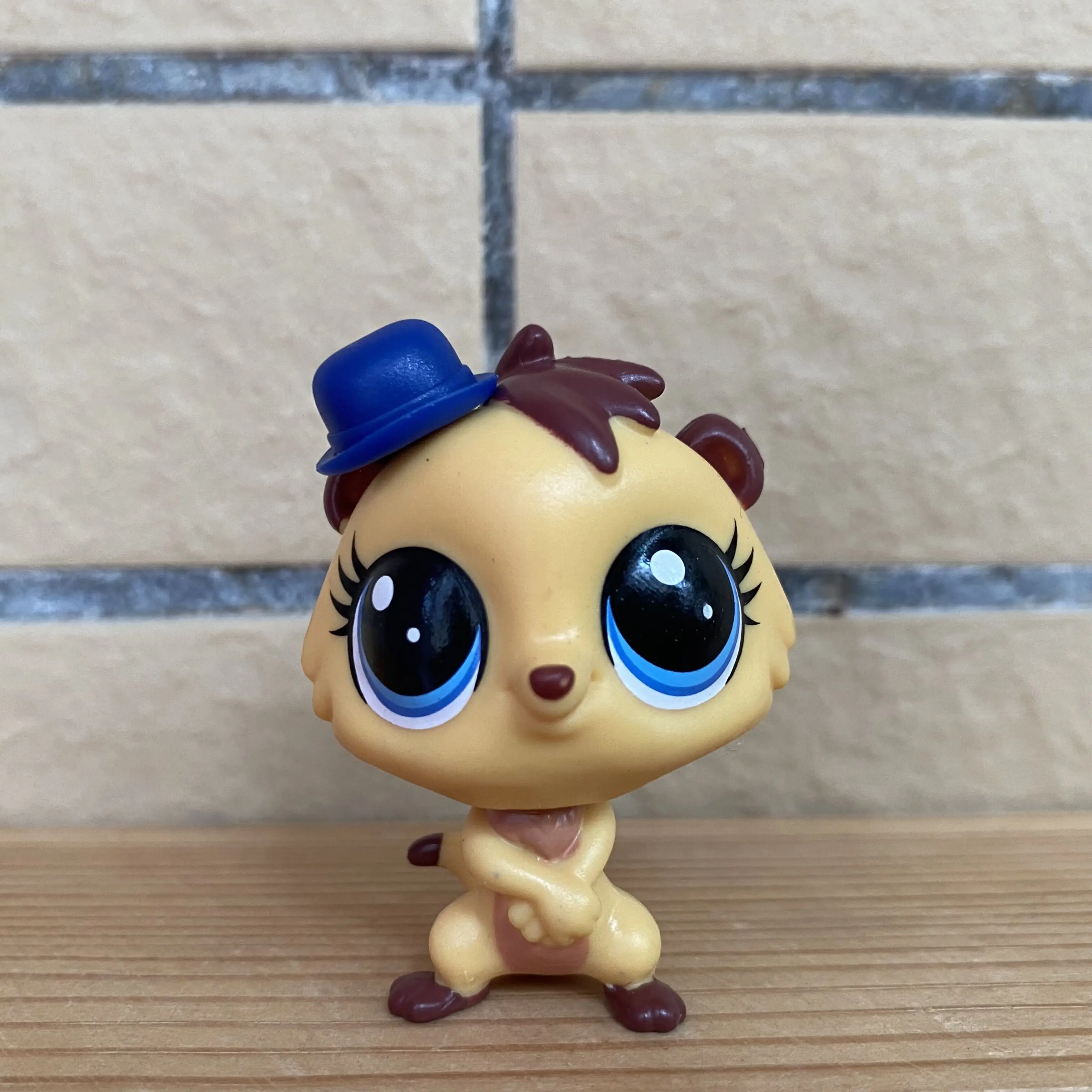 

2 INCH Littlest Pet Shop Get the Pets #126 BRAMBLE MEERSON the Meerkat Christmas Gift